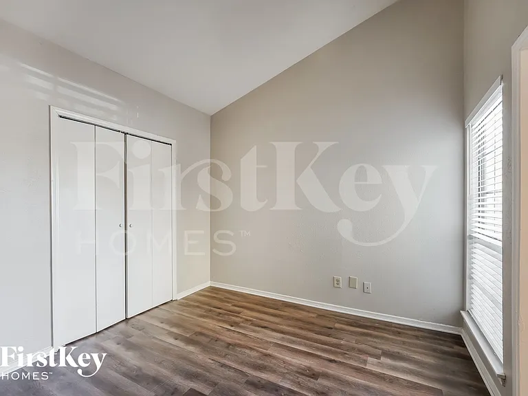 415 Justice Dr — Photo 10