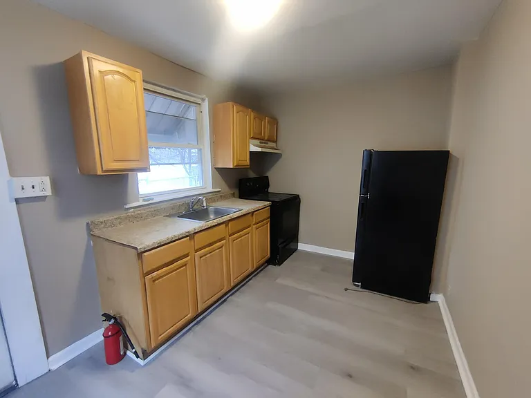 829 N 41st St #2 — Photo 15