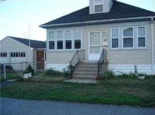 48 Doane St, Cranston, RI 02910