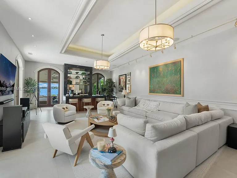 4 Palm Ave — Photo 16