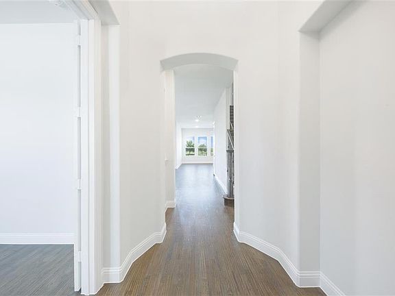 4th image of 2337 Llano Dr