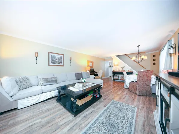 1936 East 37th Street image 3 of 25