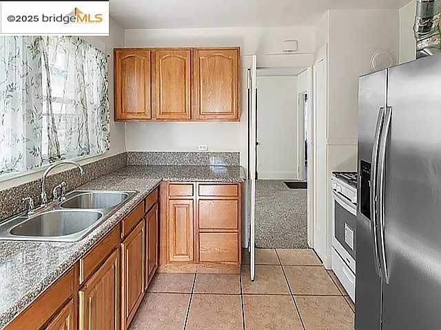 518 44th St #518B — Photo 2