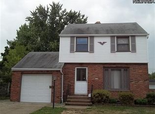 8105 Oxford Dr, Parma, OH 44129