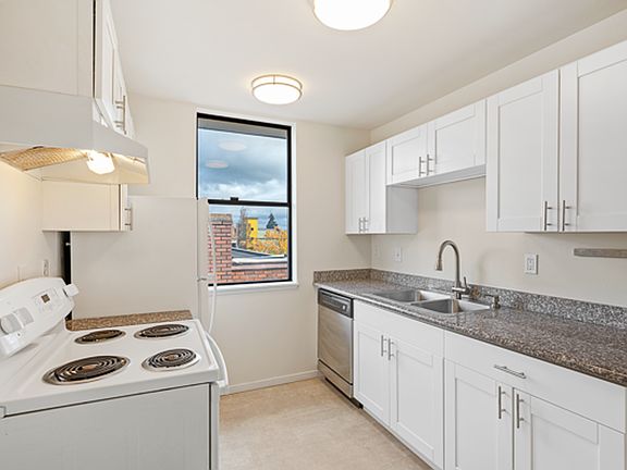 5th image of 802 N 43rd St APT 301