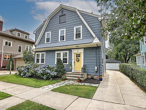 2nd image of 31 Clarendon Ave