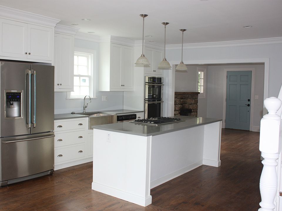 Kitchen with brand-new appliances