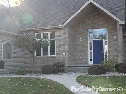 815 Frost Drive : view from street