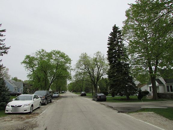 5th image of 2257 N Hawthorne Ave
