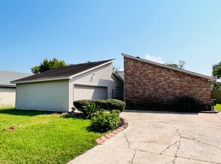 327 Maybrook Dr, Houston, TX 77015
