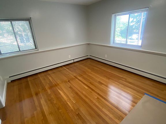 3rd image of 580 Bridge St #4