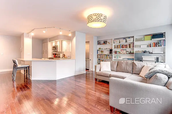 Sold by (Legacy) Elegran | media 1