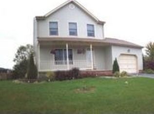 109 Little John Ct, Hanover, PA 17331