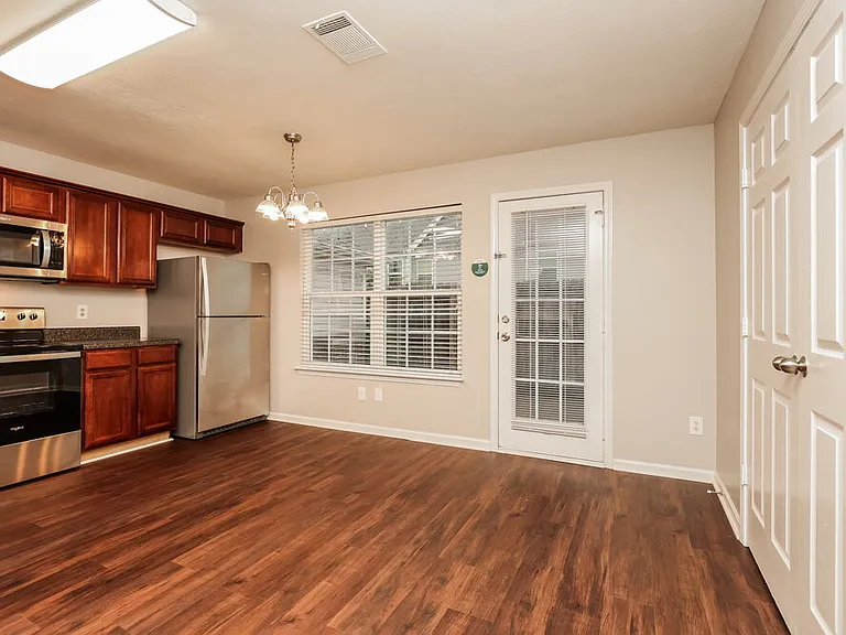 4031 George Buchanan Dr — Photo 7