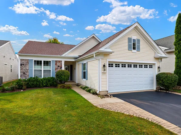 11848 Chatfield Xing, Huntley, IL 60142