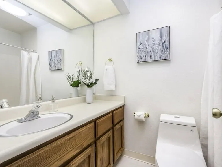 1465 Kelly Park Cir — Photo 9