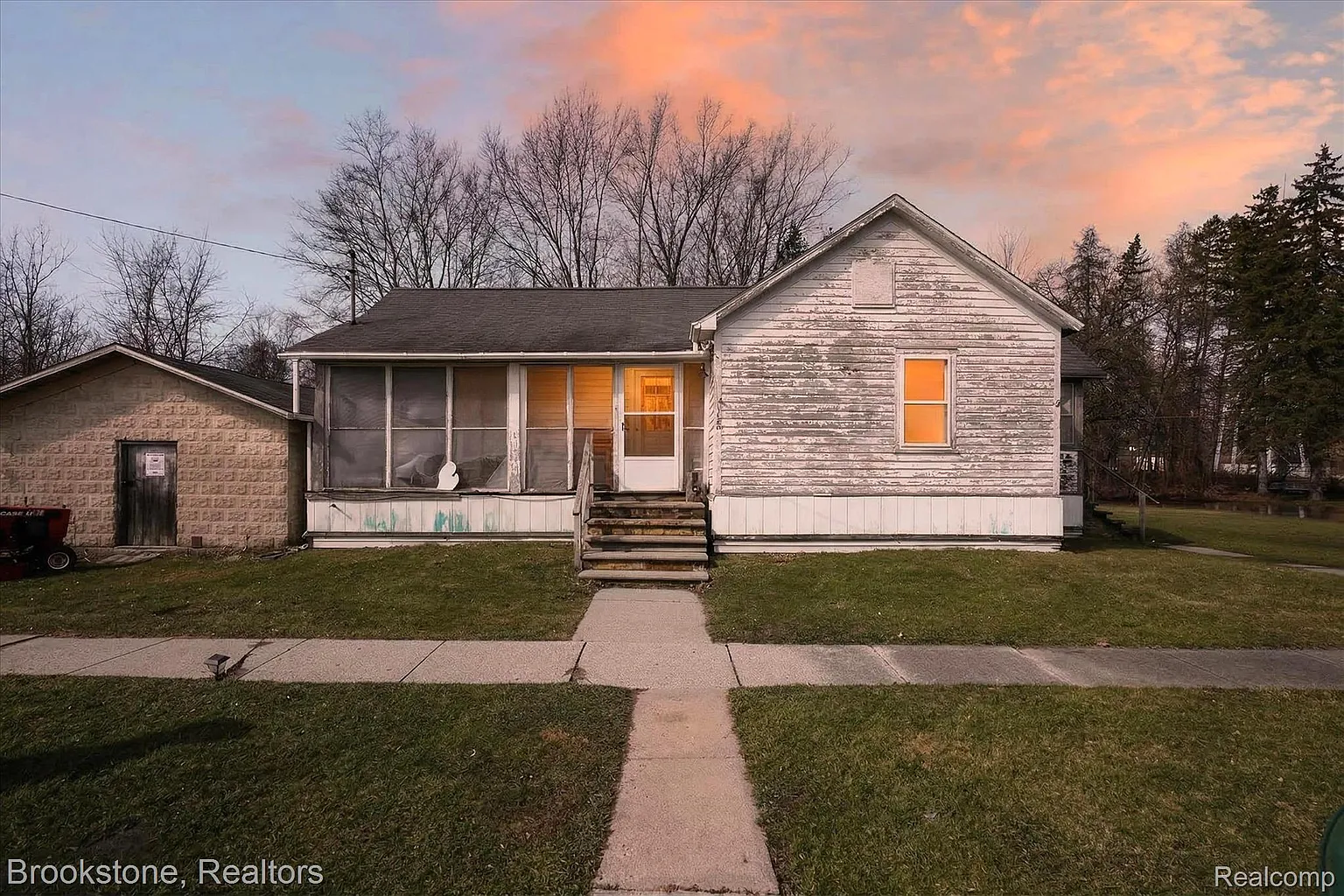 120 S Miami St photo 1