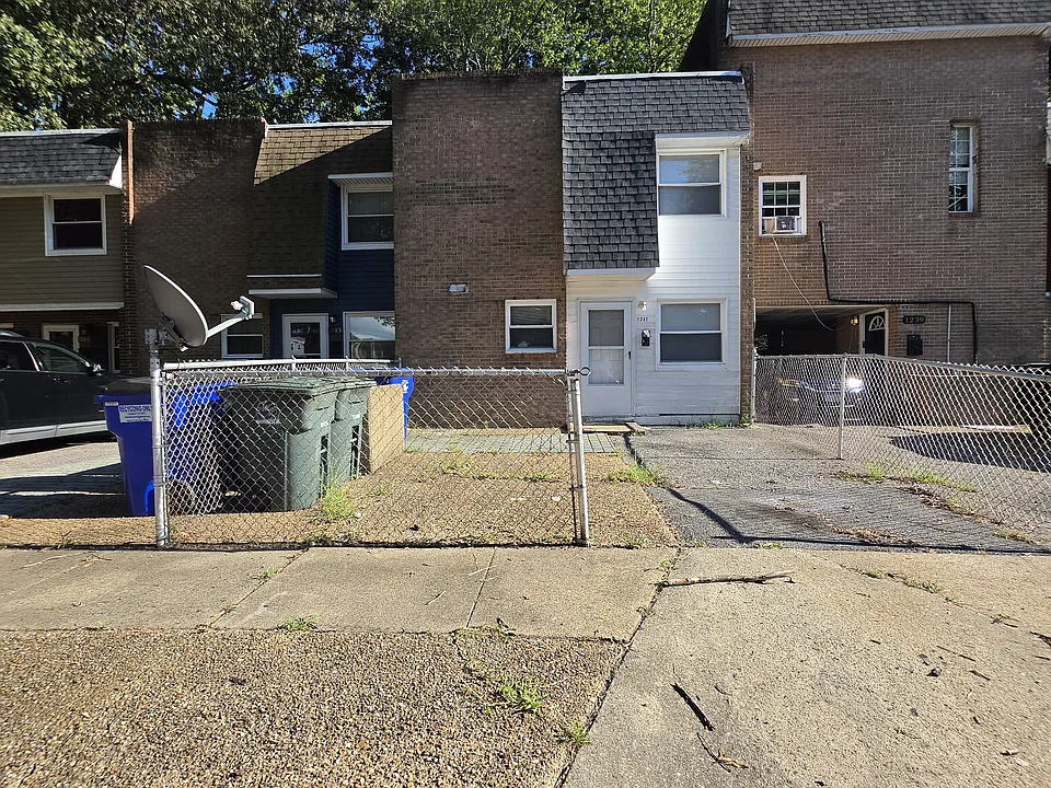 1241 Underwood Ave