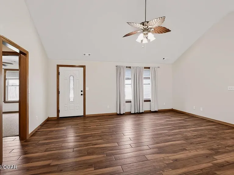 838 E Cottonwood St — Photo 3