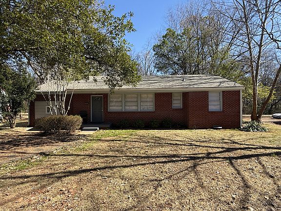 2nd image of 3606 Lakewood Rd NW