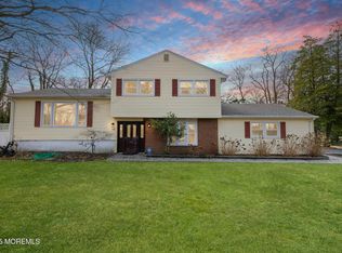 15 Suffolk Ln, Middletown, NJ 07748