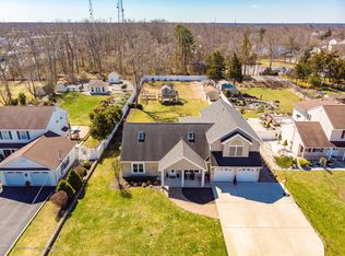 123 Mapletree Rd, Toms River, NJ 08753