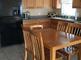 10 Leliarts Ln, Elmwood Park, NJ 07407