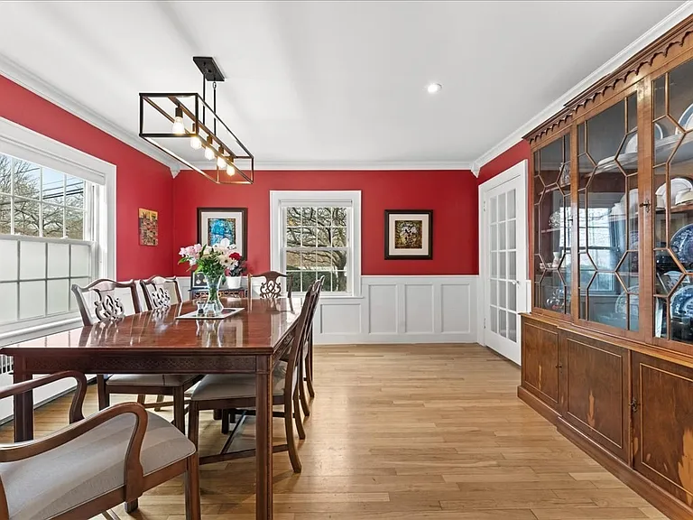 40 Lake Shore Rd — Photo 15