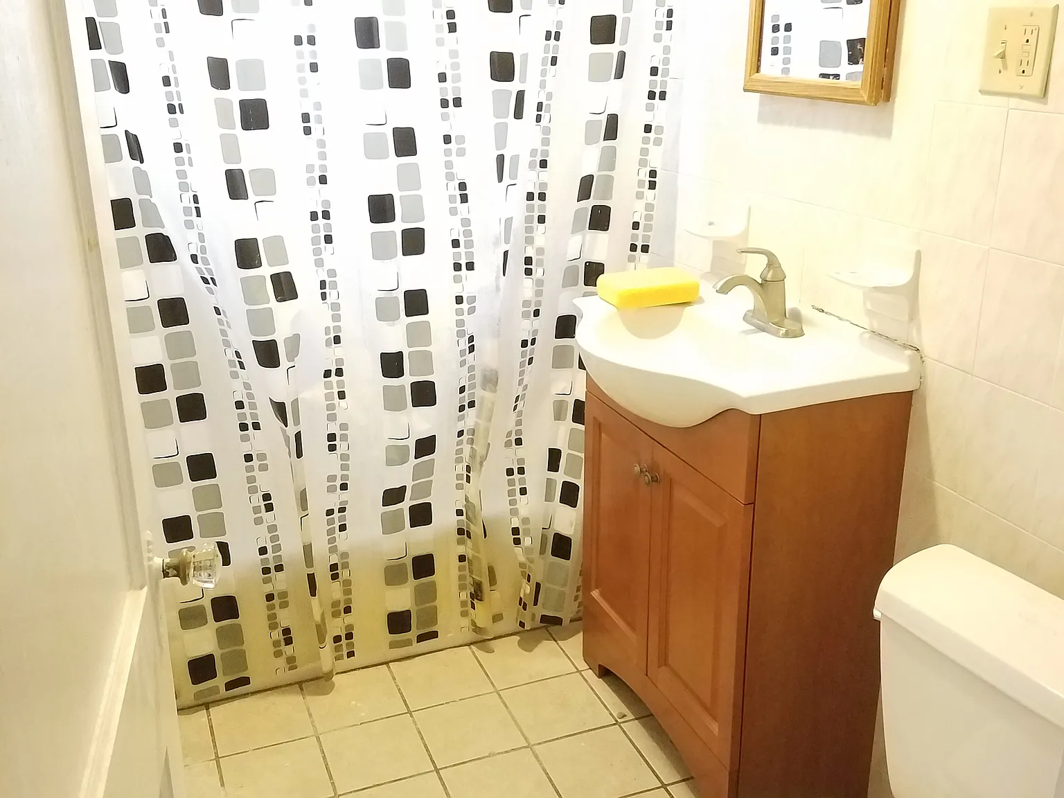 7 bed, $900 — Photo 2