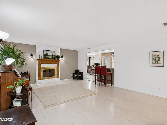 3rd image of 11075 Orchard Hill Dr