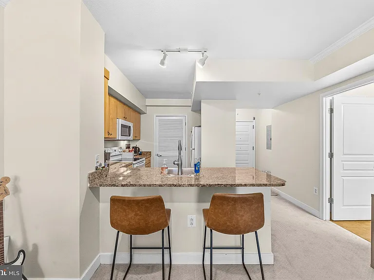 631 D St NW #336 — Photo 9