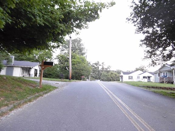 4th image of 306 Sweetland Dr