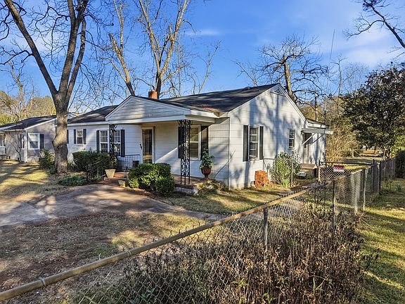 3rd image of 104 S Ingleside Dr