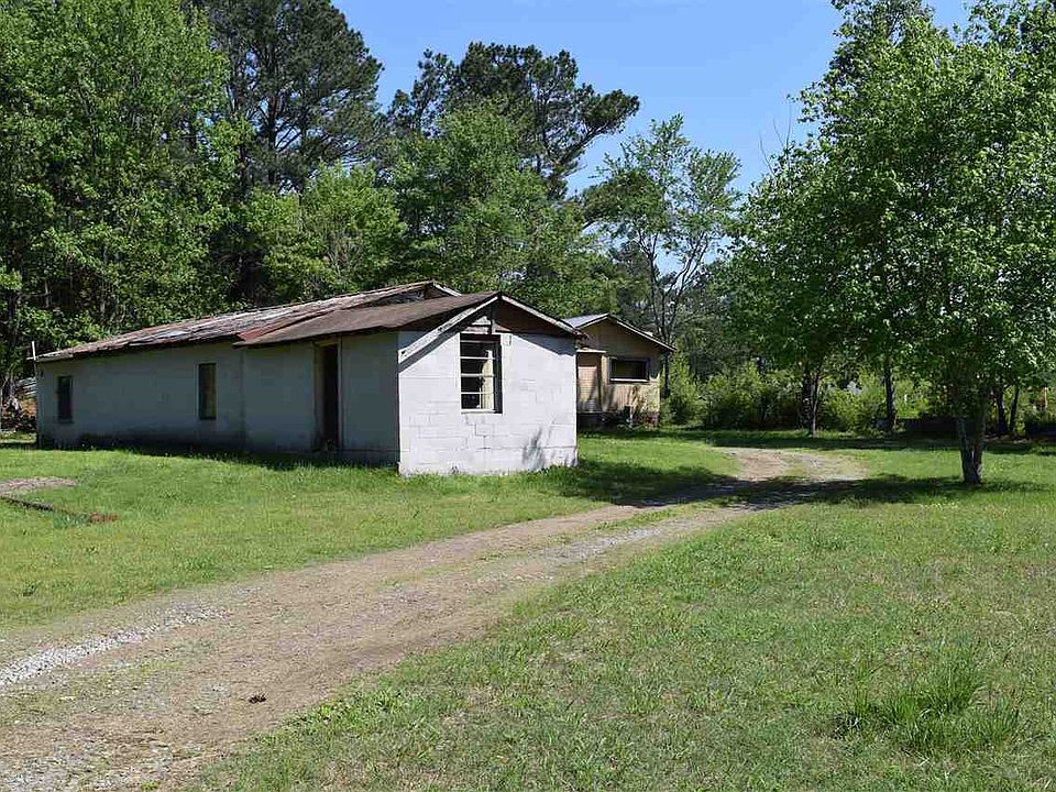 1st image of 206 Coffey Dr NE