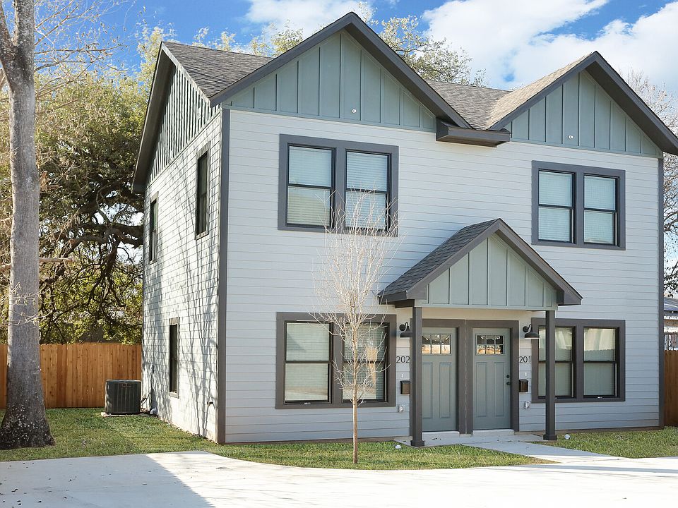 Beautiful duplex-(built 2022) located minutes from major highways and minutes to downtown.