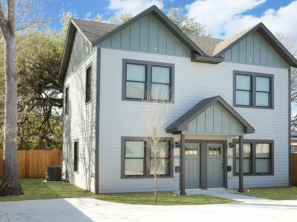 311 Ferguson Ave #201