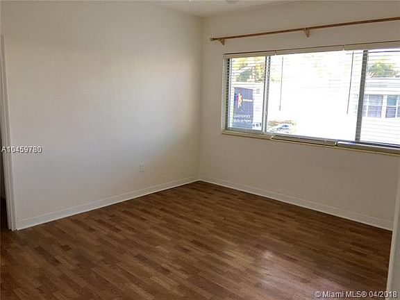 3rd image of 1840 James Ave APT 23
