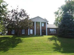 6 Oak Meadow Rd, Evansville, IN 47725