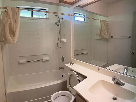 5th image of 742 Danehurst Ct