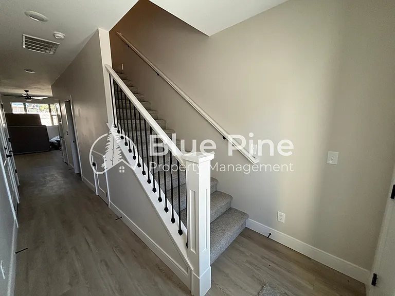 477 Easy St #1 — Photo 3