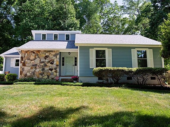 3rd image of 134 Longview Rd