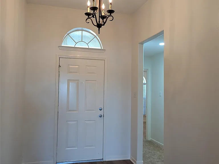 5618 Savannah Woods Ln — Photo 2