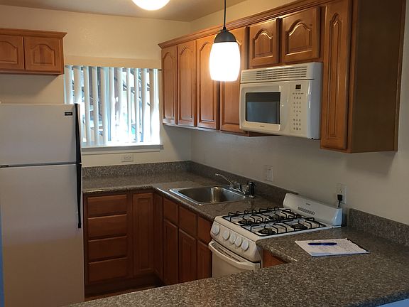 4th image of 616 Morse Ave APT 33