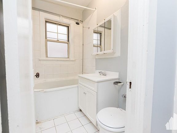 4th image of 3269 W Wrightwood Ave #3261-2L