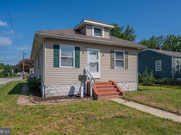 3rd image of 300 Doris Ave