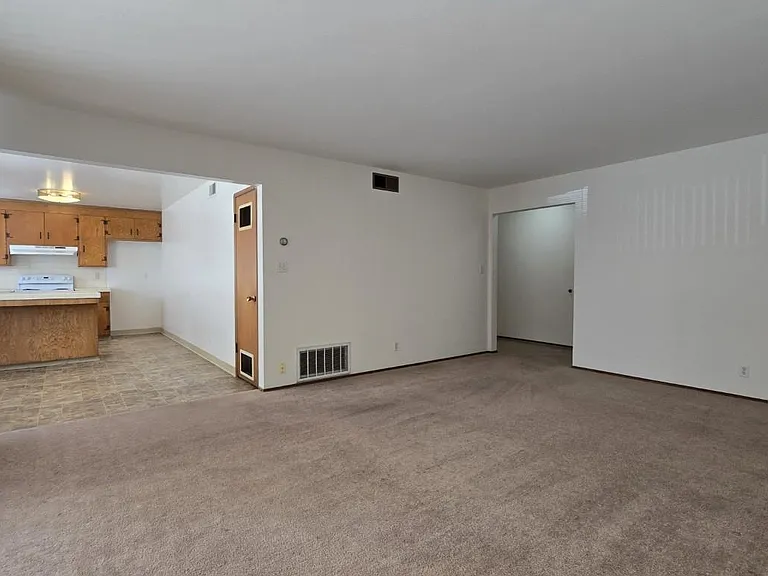 4600 Eggers Dr #B — Photo 7