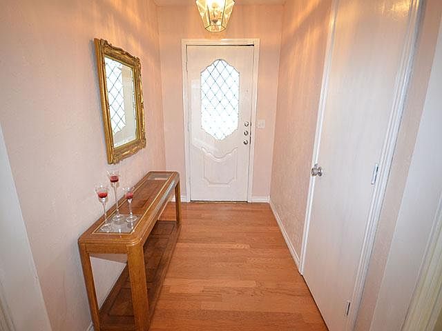 1st image of 2549 Bunker Hill Cir
