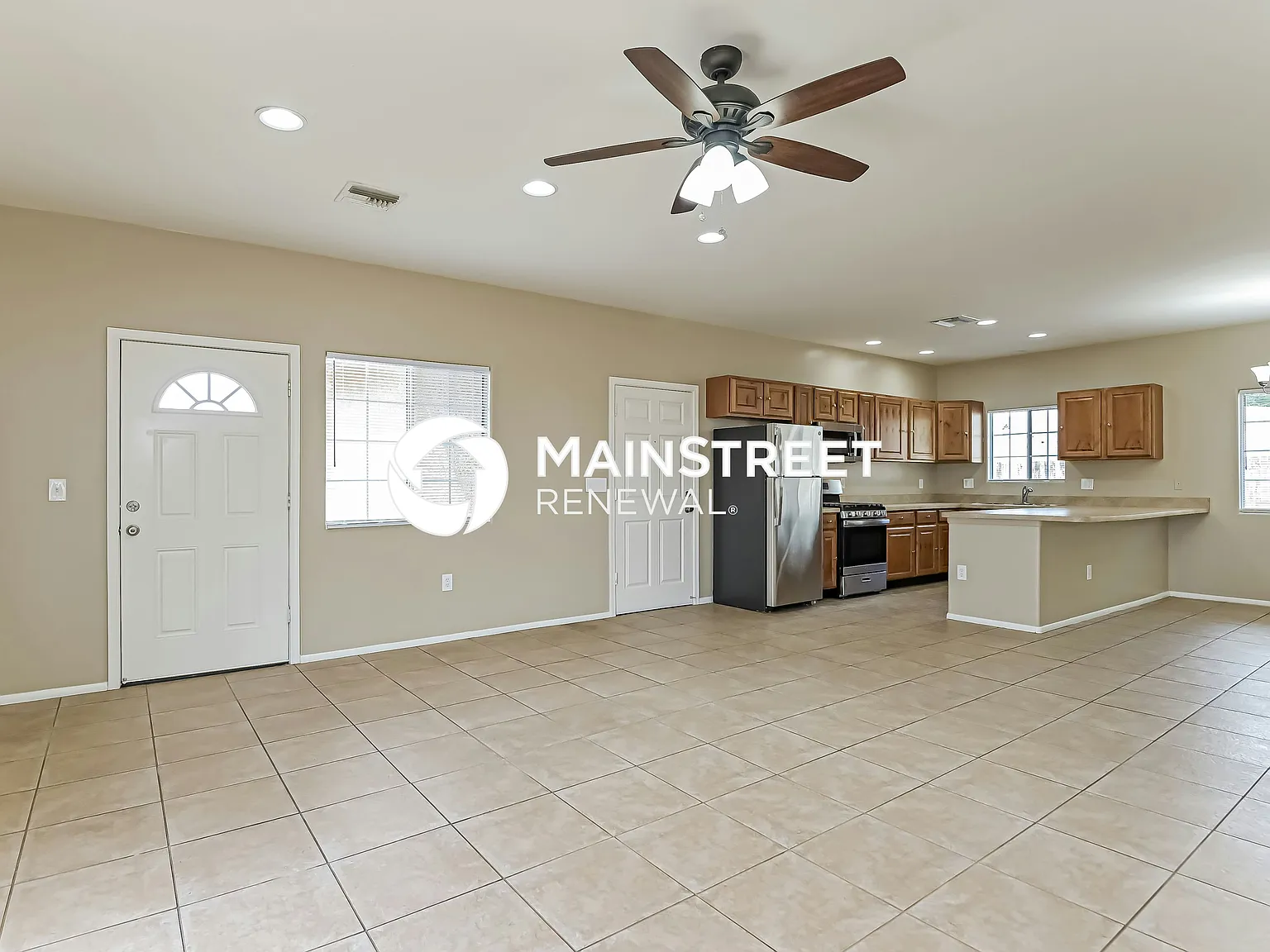 5740 S Hildreth Ave — Photo 2