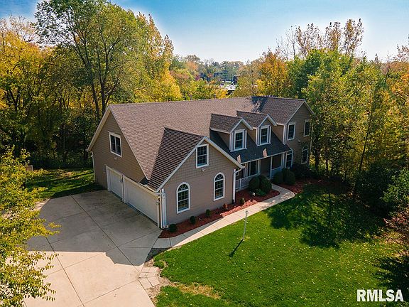 3rd image of 6714 N Wilshire Ct
