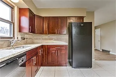 6016 N 47th St — Photo 3